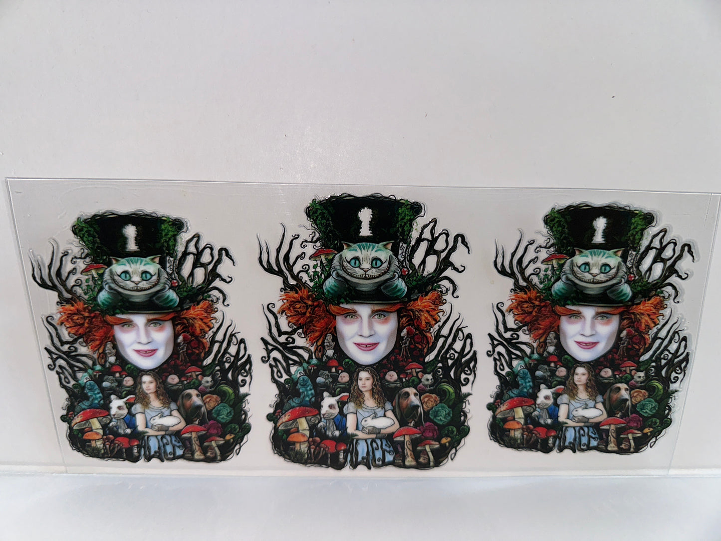 G1186 Disney Alice in Wonderland