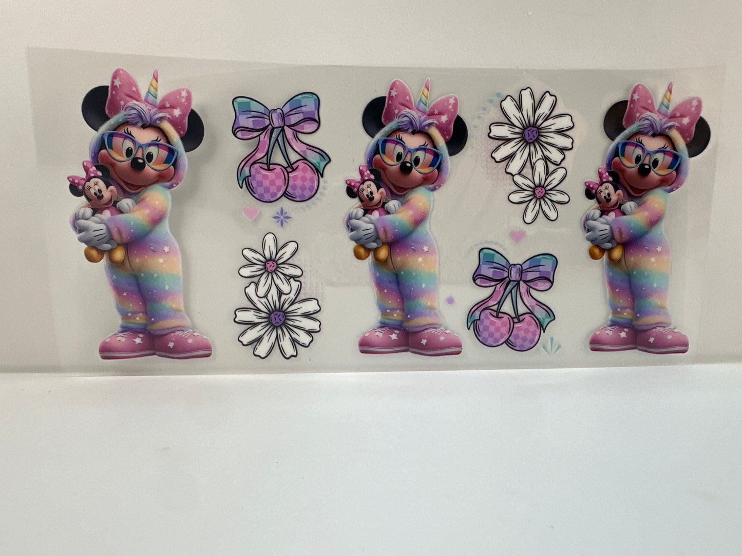 F976 Minnie, mouse unicorn with flowers and cherries Disney