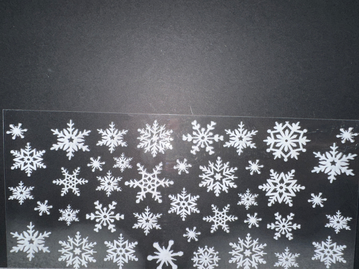 G1135 white snowflakes Christmas