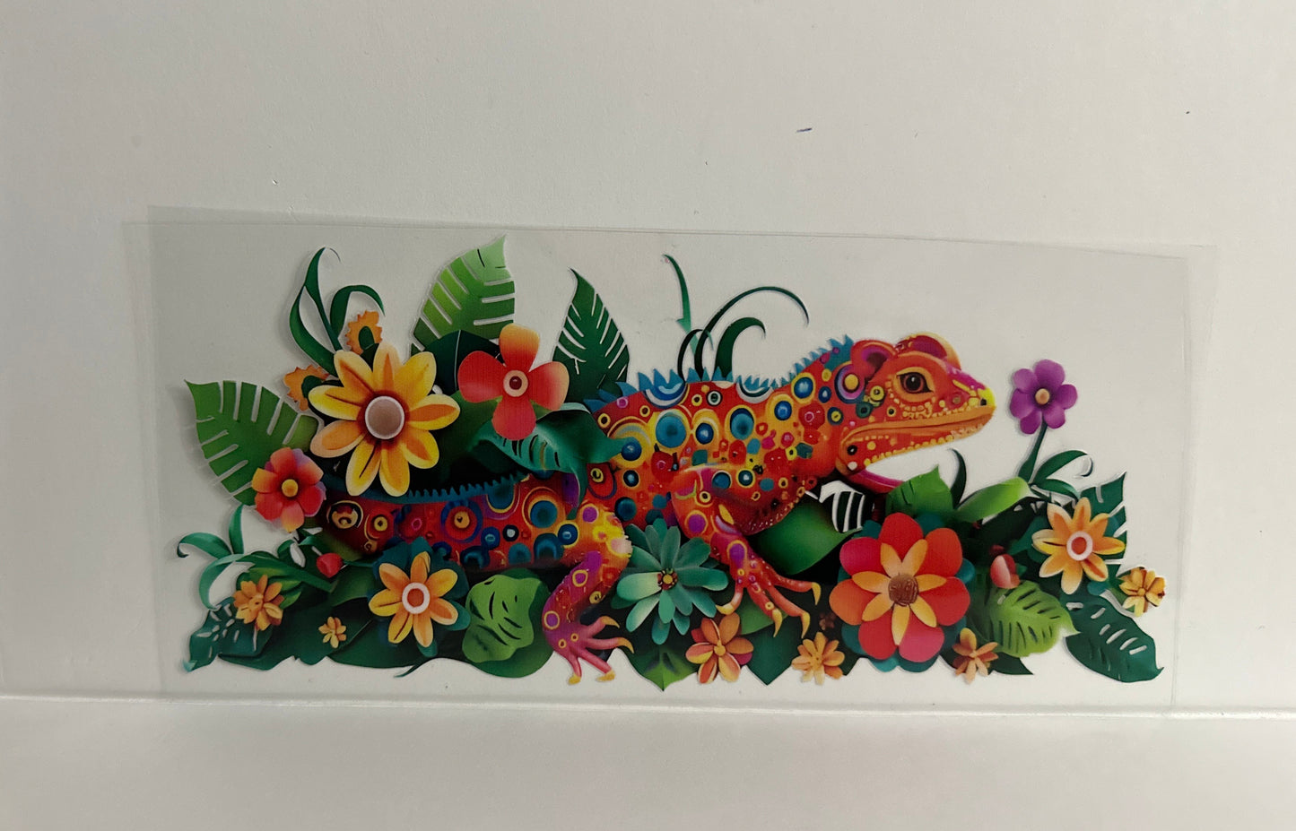 H585 iguana with flowers