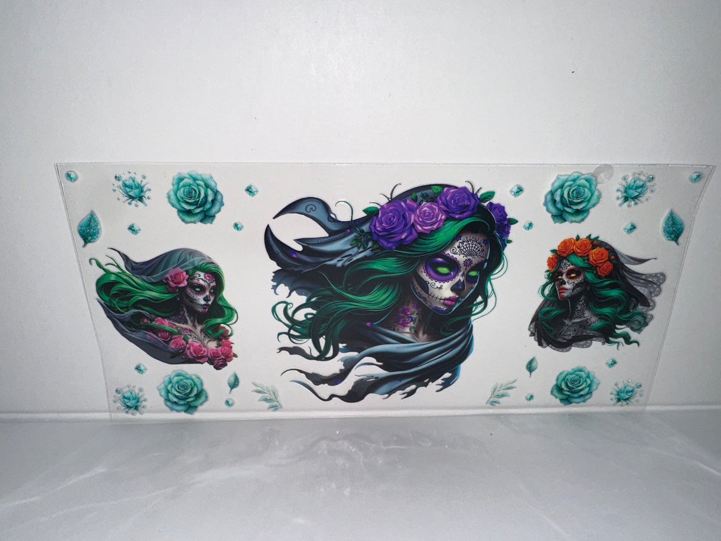 G1048 girl with green hair and flowers