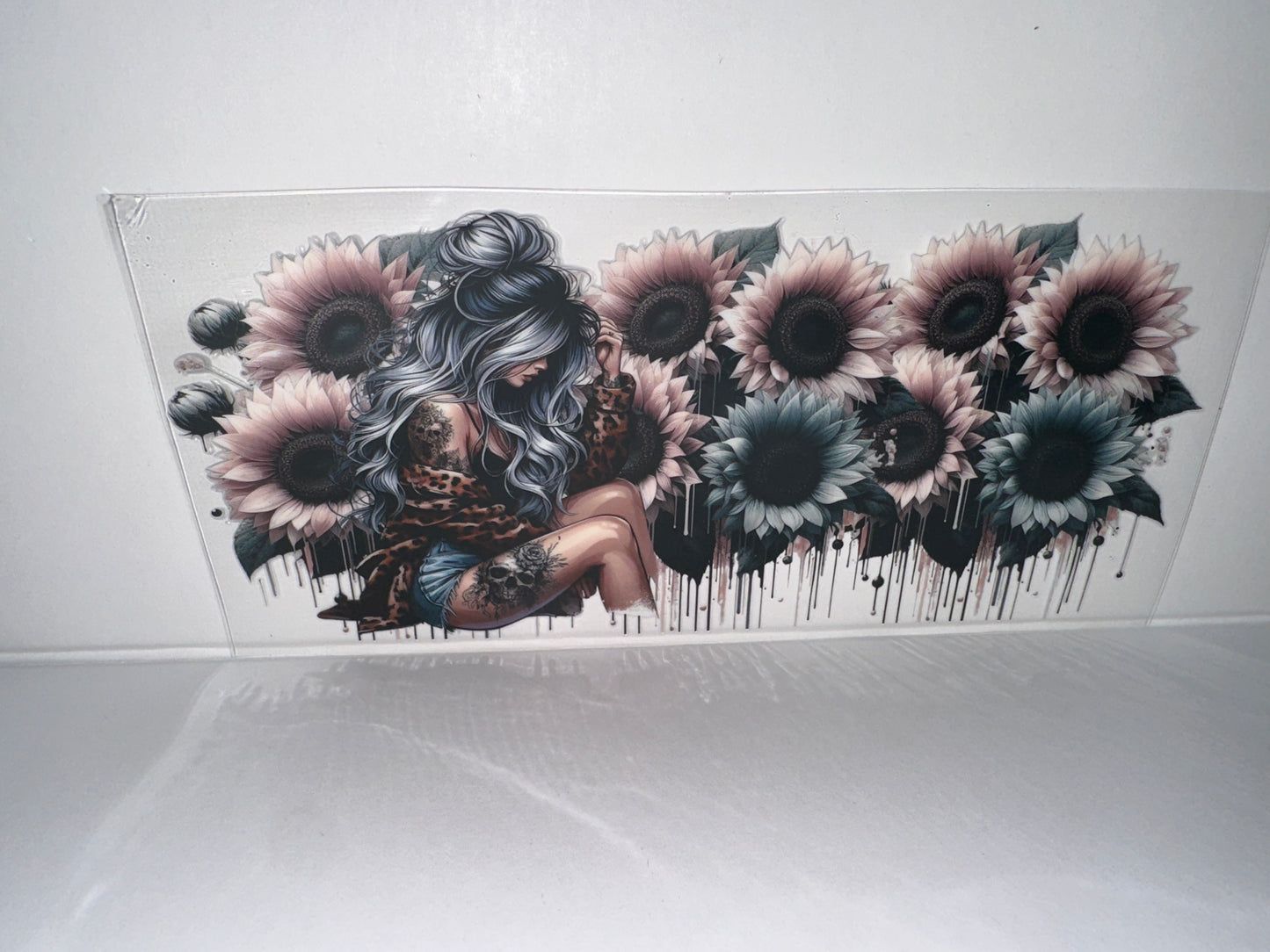 G1051 Girl with flowers