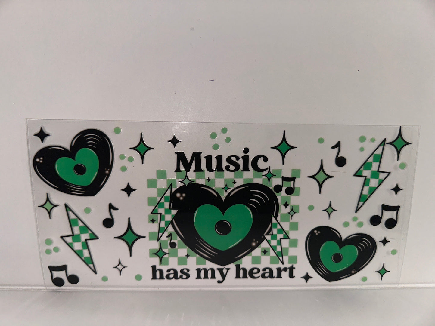H554 Music has my heart green