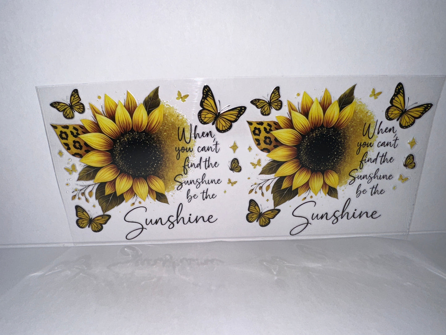 H2291 Butterflies and flowers