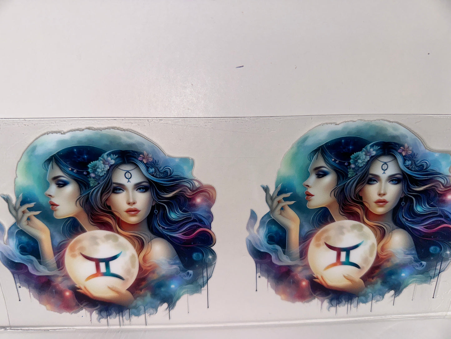 H832 Horoscopes Gemini