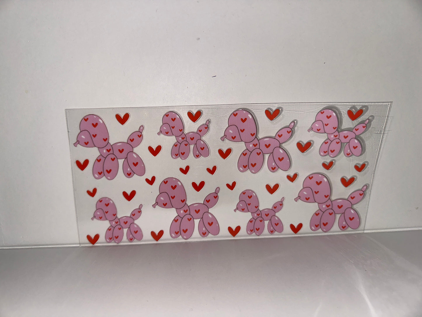 H648 red and pink balloon dog with hearts