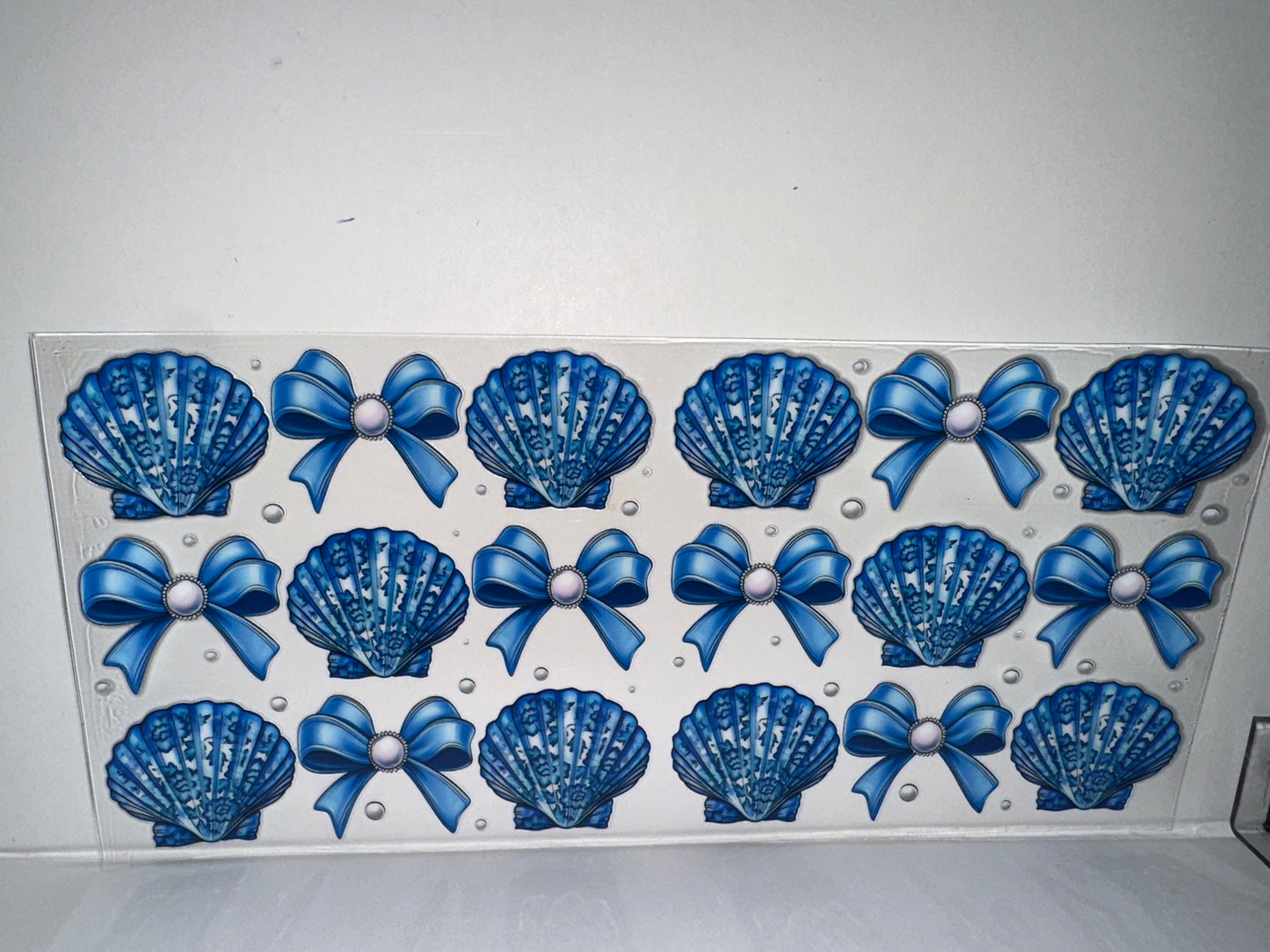 H844 Blue Shells and bows