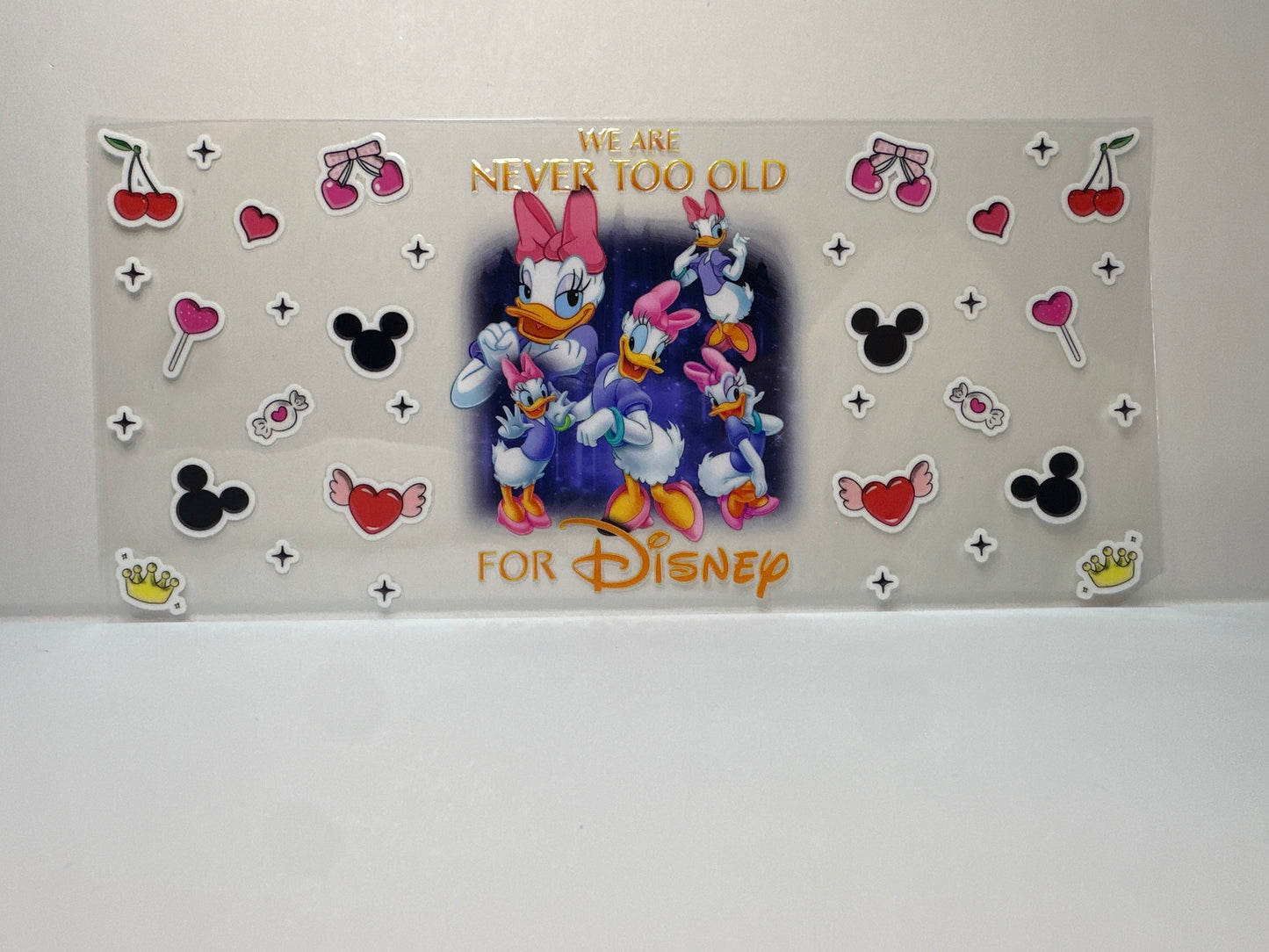 F426 Disney Daisy duck