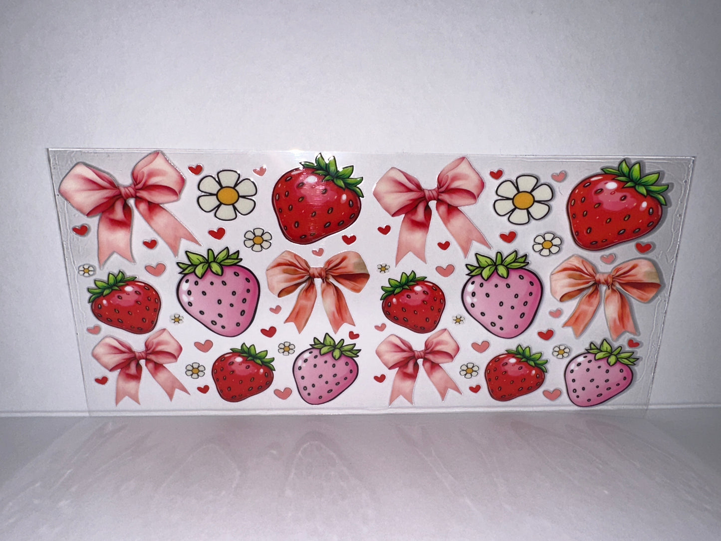 H2138 Strawberries & Bows