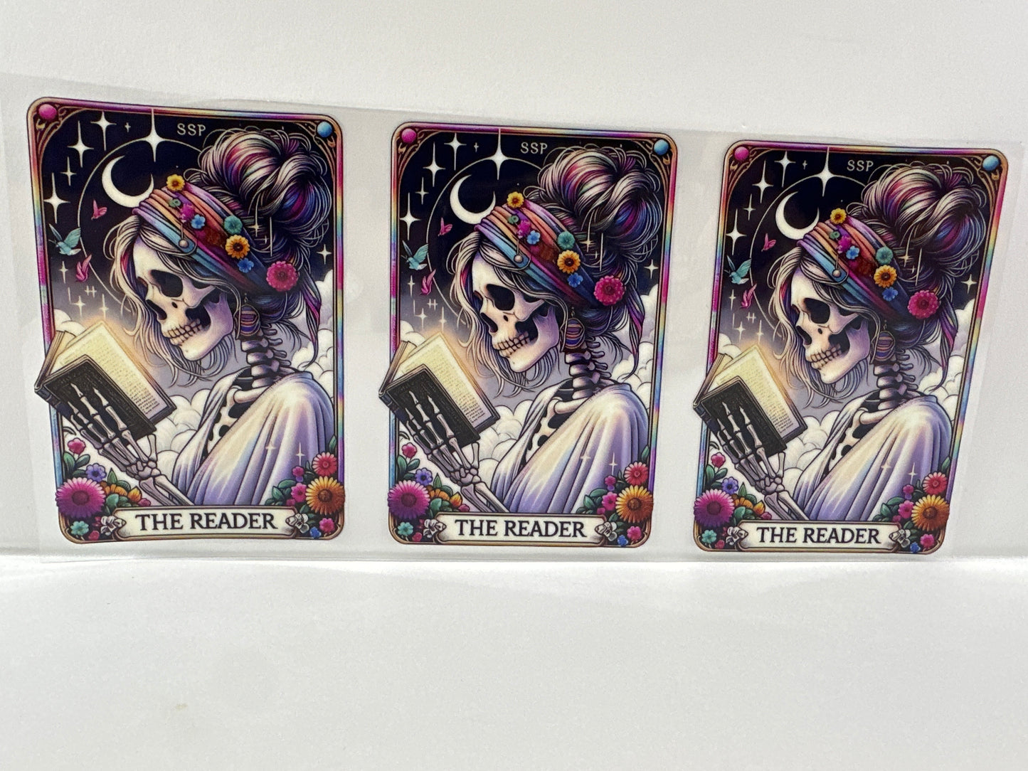 G552 the reader tarot card