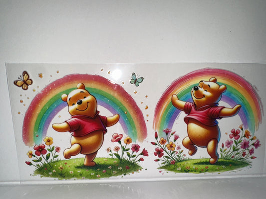 G1236 Winnie the Pooh with rainbow