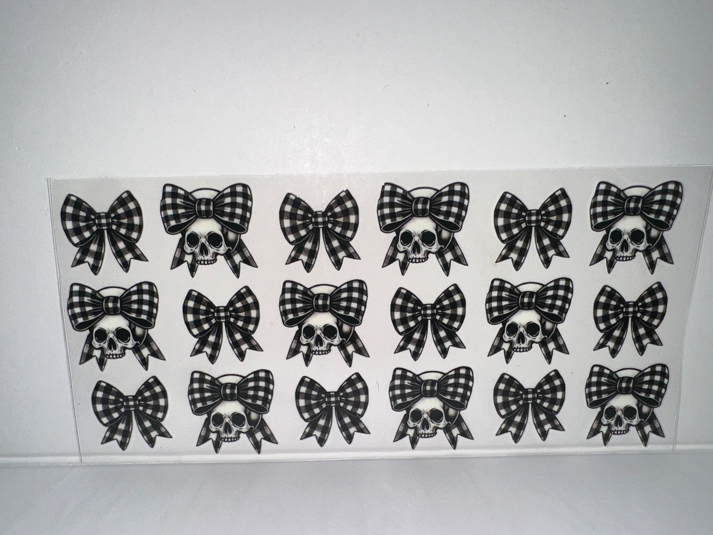G1267 skulls and checkered bows