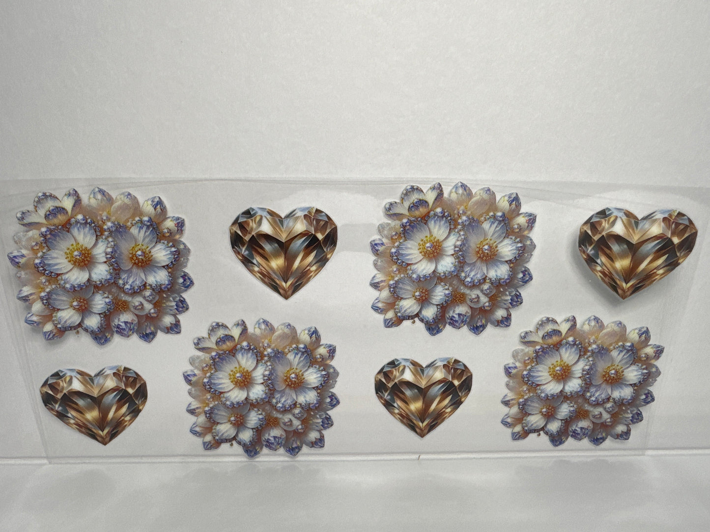 H1462 Diamond heart and flowers gold