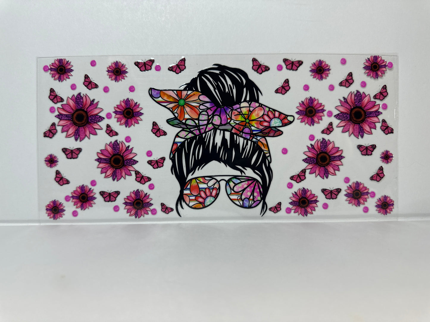 E325 Girly girl with flowers and butterflies