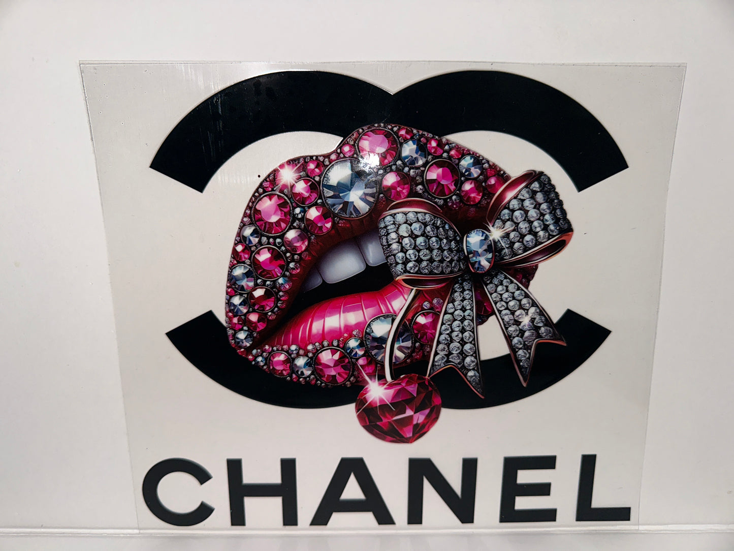 H785 Chanel Lips 24oz