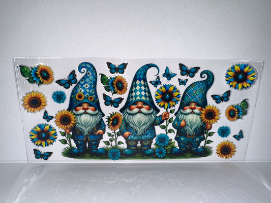 H2085 Gnome with flowers