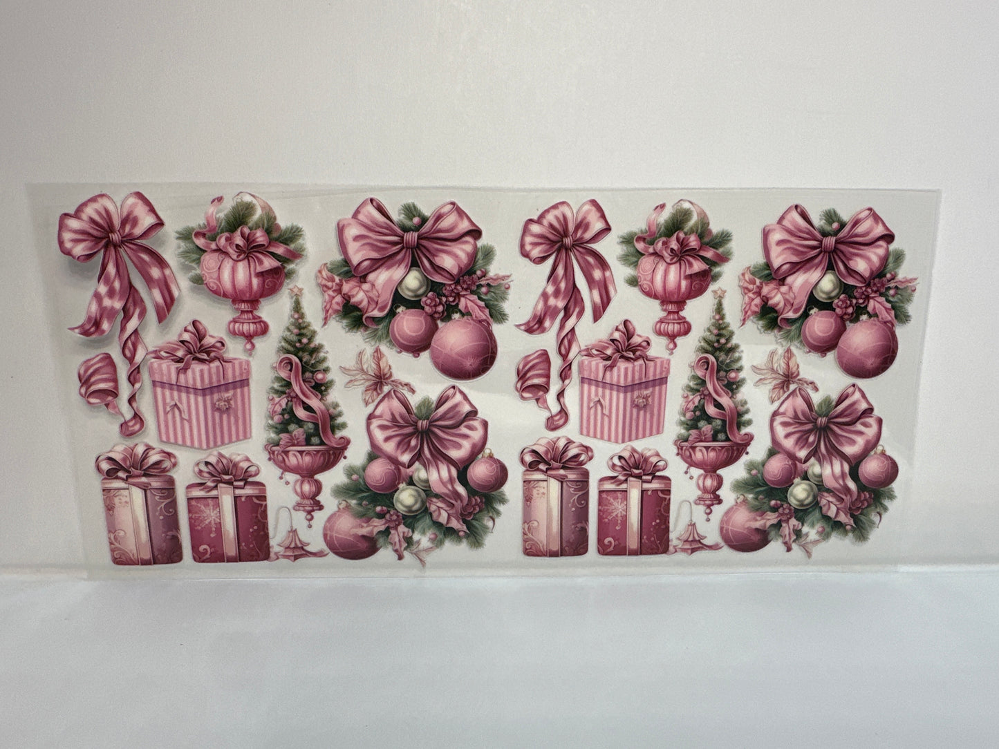 G235 pink Christmas