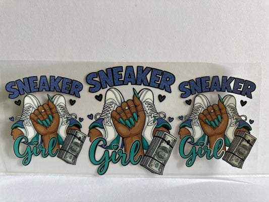 H58 sneaker girl sassy