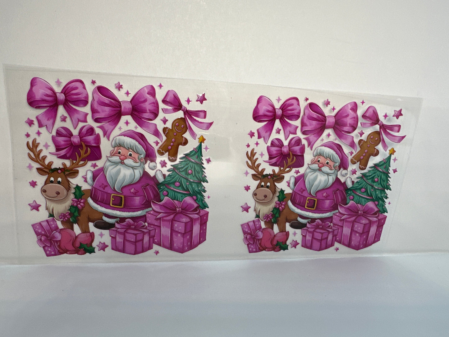 G216 Christmas Santa with reindeer and presents