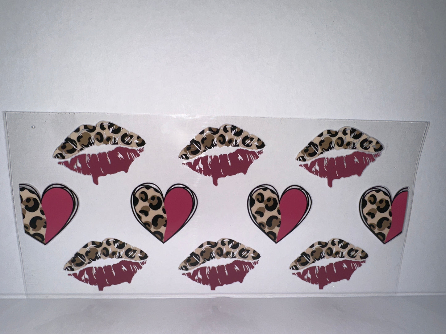 H2215 Lips and hearts