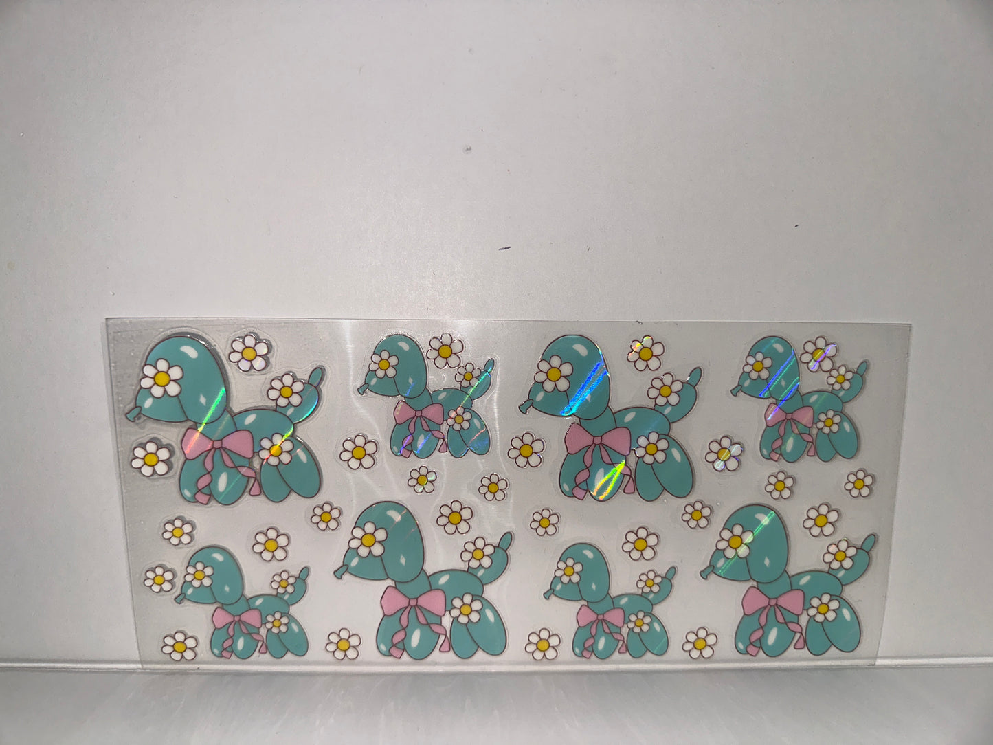 H637 holographic balloon dog