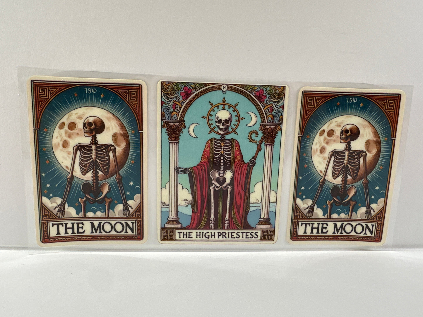 G536 the moon, the high priestess tarot card