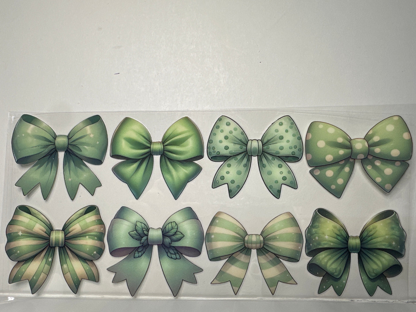 H1281 Green bows