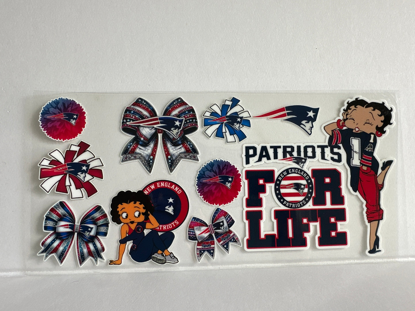 G1281 NFL football patriots Betty Boop