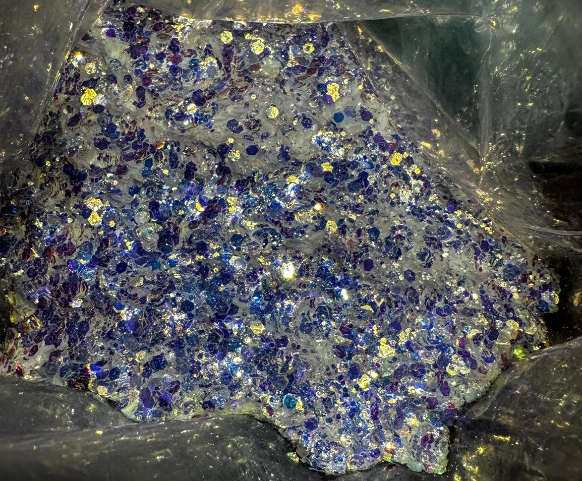 ❄️ Arctic Kiss Cub – Mirror Glitter